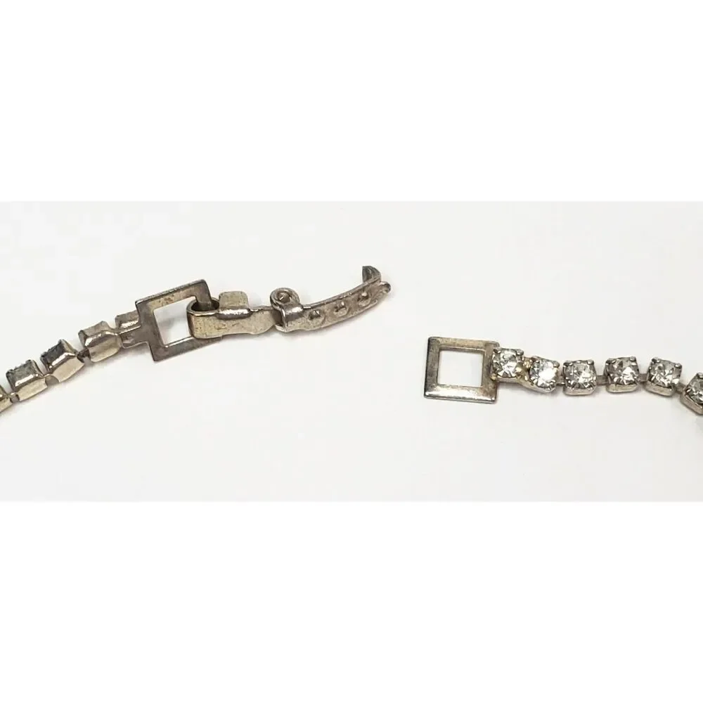 Vintage Rhinestone Diamond Shaped Necklace 18